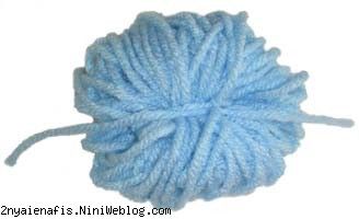   چطور منگوله های کاموایی بسازیم؟ + آموزش ساخت پم پم عروسک Pom-Pom ready to cut yarn pom-pom