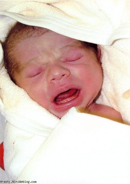 اولین عکس آرشی لحظاتی بعد از تولد در بیمارستان لاله