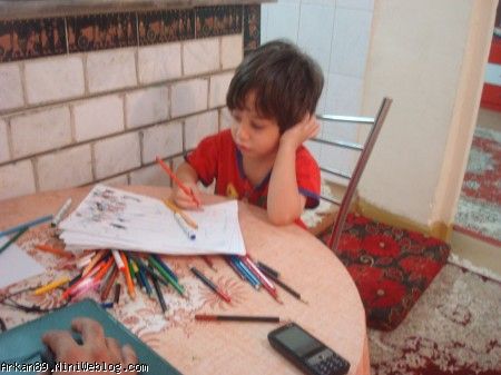 پسرم سخت مشغول فکر کردن