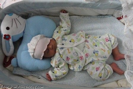 کج کلاه خان در خواب