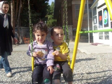 دانیال و هستی رو تاب مهد