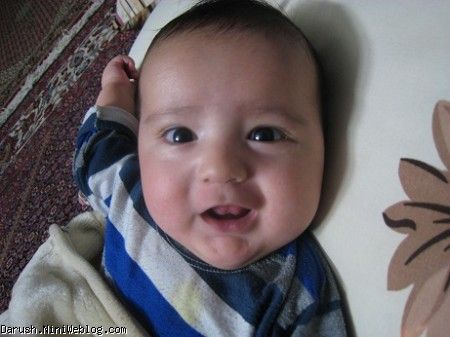 کوروش کوچولوی مامان