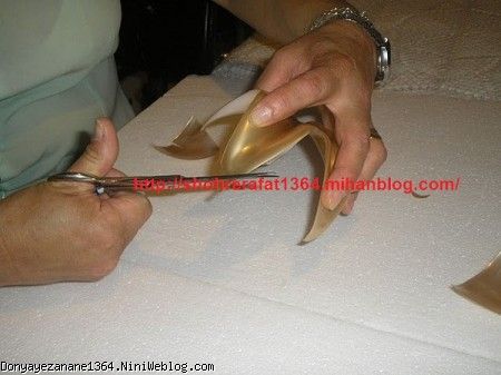 گلدان با بطری پلاستیکی طلایی