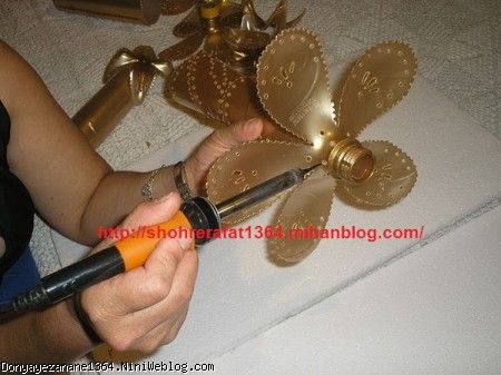 گلدان با بطری پلاستیکی طلایی