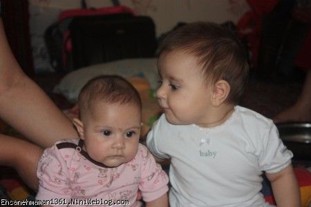 مهرسا درحال بوس کردن رها