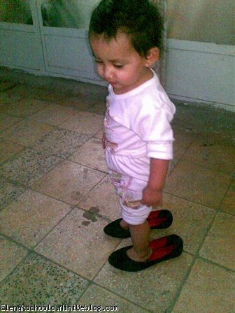 وقتی که پا تو کفش خاله هدی میکنی:)