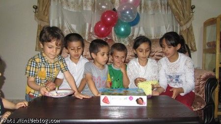 از راست الناز ریحانه علی محمد ارش یاسین