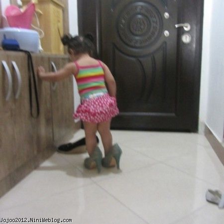 یه عکس لوس و خوشگل از یه بچه کوچولوی ناز به نام ویانا