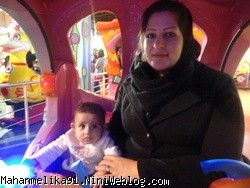 ملیکا و مامانی سوار قطار نی نی ها