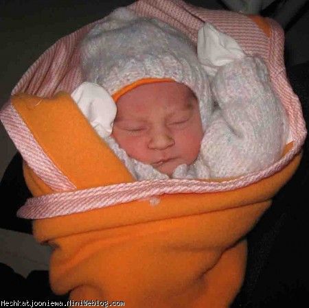 اینم اولین عکس مشکات ساعتی بعد از تولد
