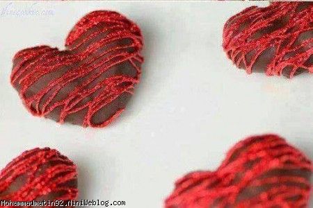 توت فرنگي به شكل قلب 