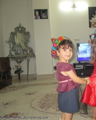 النا محمدی