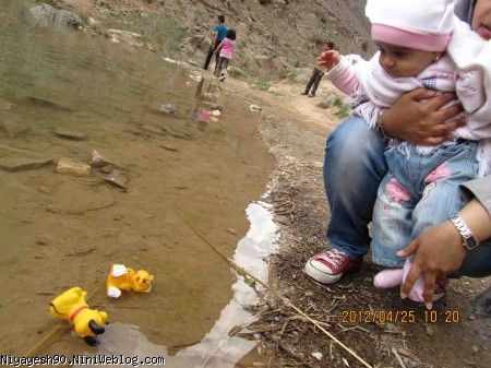 آب بازی کردن عروسکهام