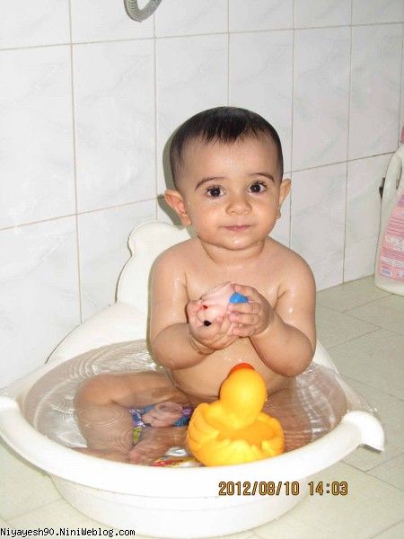 آب بازی کردن
