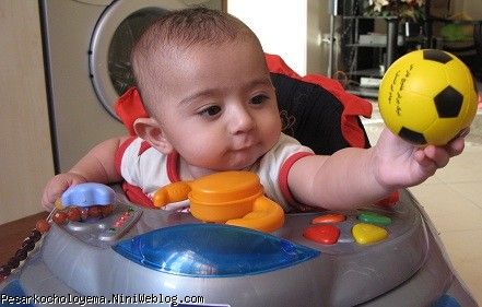 قربونش بشم من یه دستی هم میتونه توپو بگیره