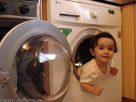 رایا در لباسشویی نوعی دیگر از شیطنت