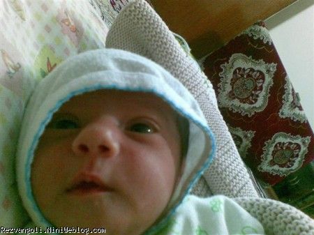 عکس 10 روزگی که خیلی قشنگ داری نگاه میکنی