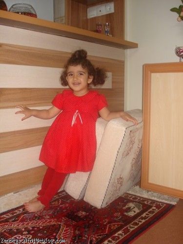 دختر فرفری قرمزپوشم...