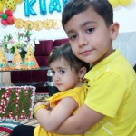 ارشیا و پانیا گلای ناز مامان